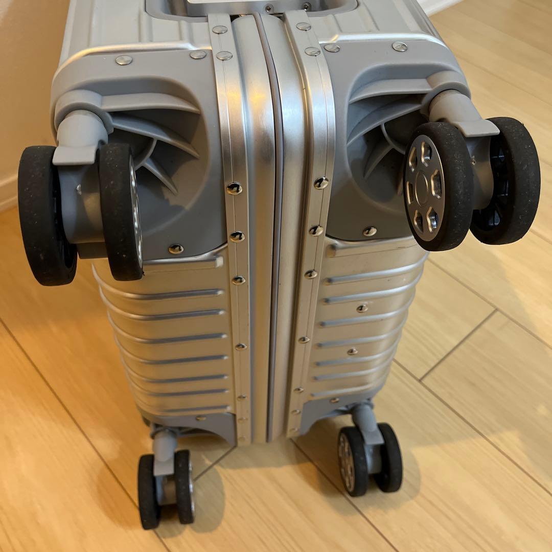 LDUVIN エッセンシャルモダン Cabin Plus シルバーキャリーケース