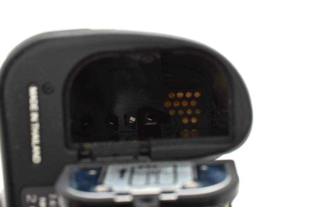 美品　NIKON ニコン D200 ショット数 14,965枚 H085