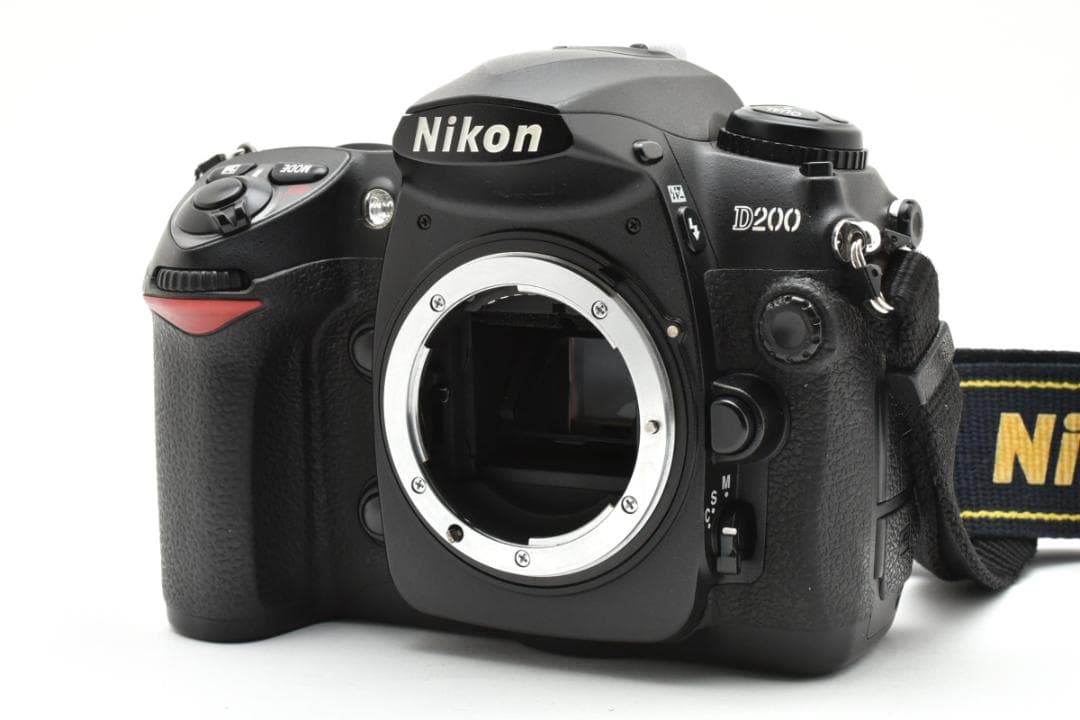 美品　NIKON ニコン D200 ショット数 14,965枚 H085