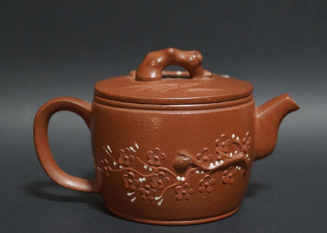 茶道具 中国宜興 紫砂細工彫り『松竹梅』 小ぶり急須 手造り紫砂壺 水滴在銘美品