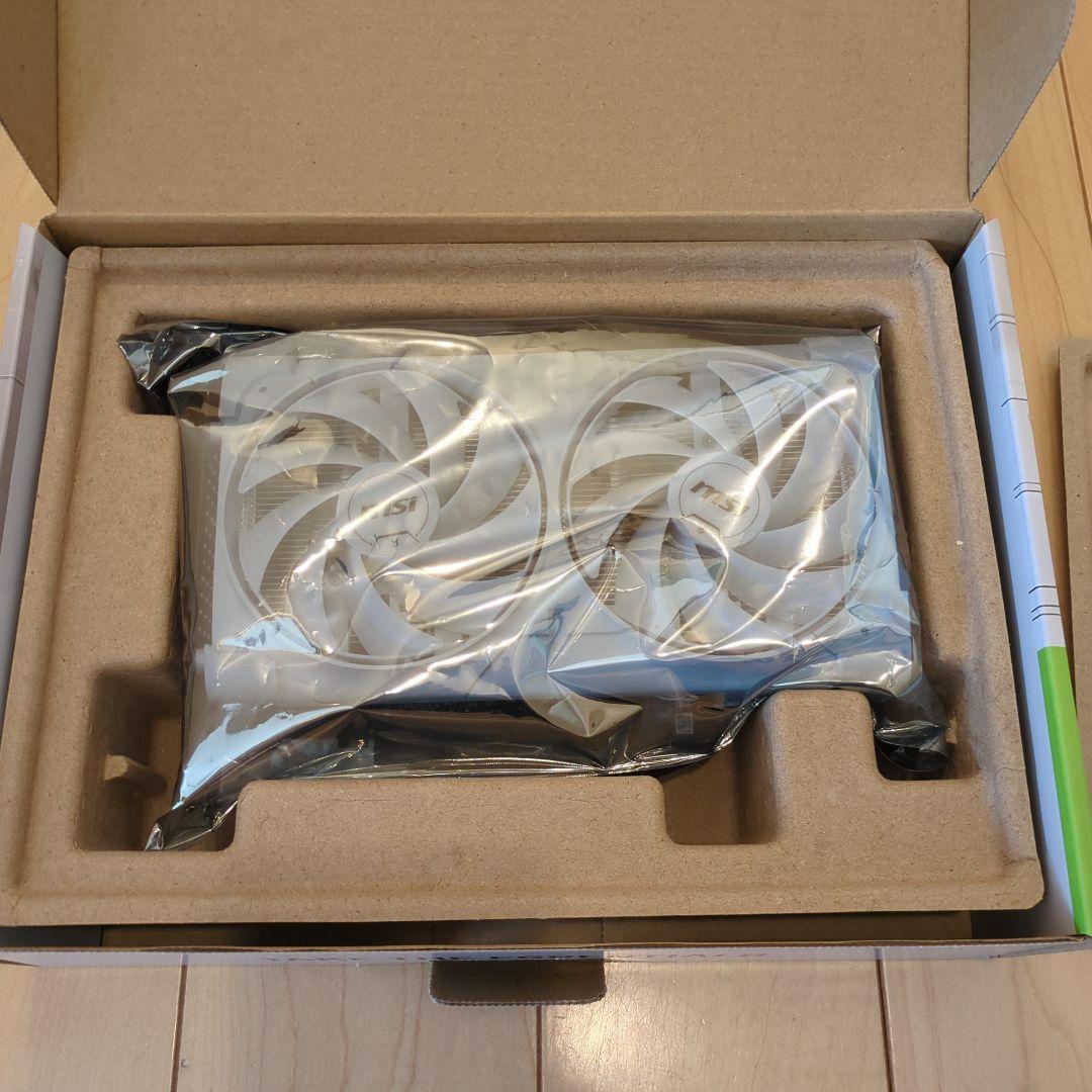 グラフィックボード・グラボ・ビデオカード MSI GEFORCE RTX 5060 8G VENTUS 2X white