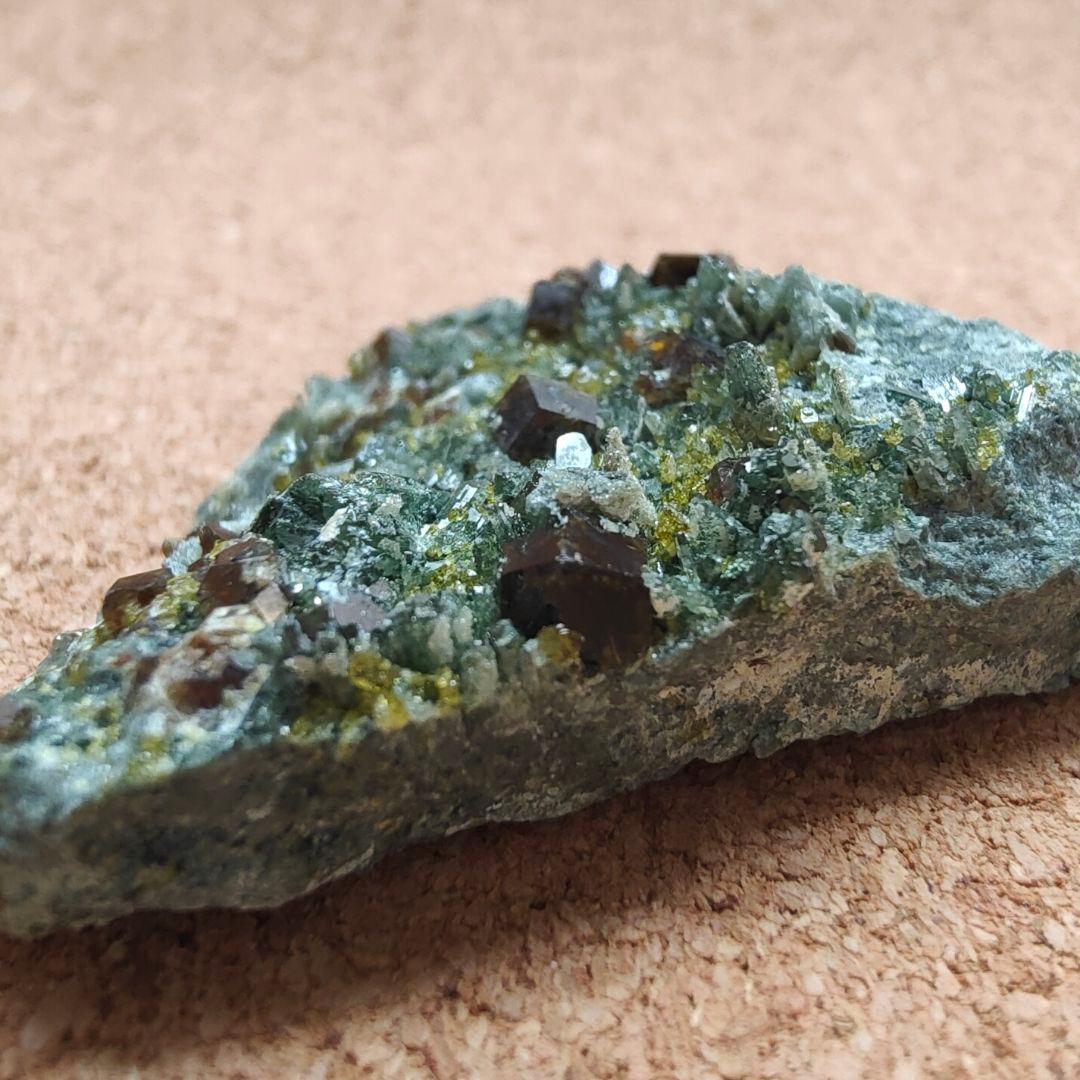 アフガニスタン産ガーネット、ダイオプサイド、エピドート　天然石、原石