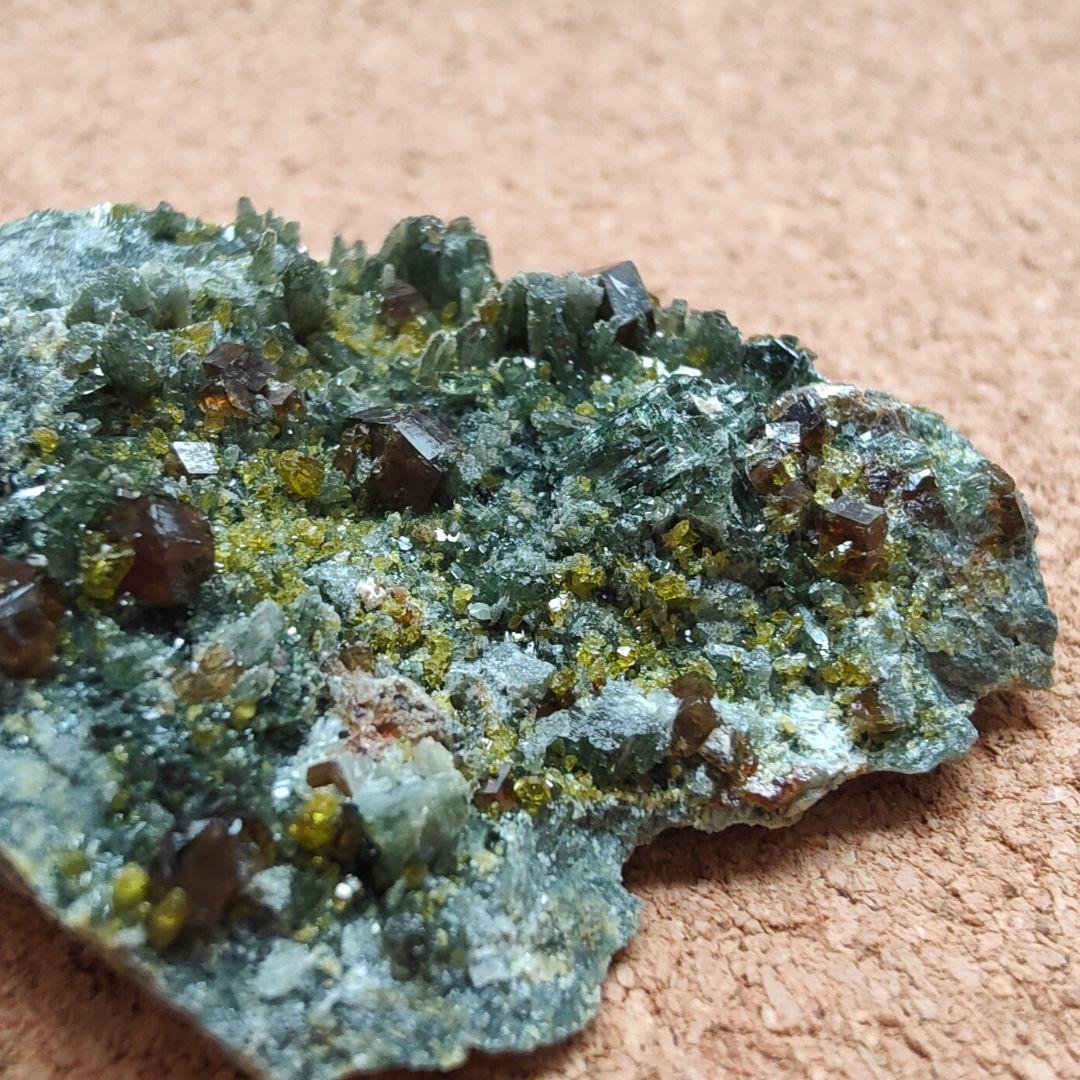 アフガニスタン産ガーネット、ダイオプサイド、エピドート　天然石、原石
