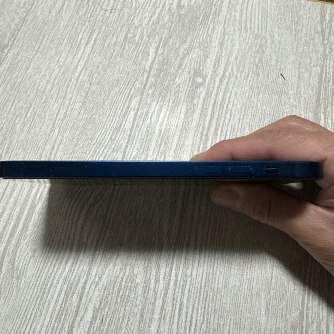 iPhone12本体　ブルー