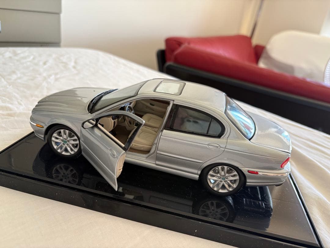 【希少】Maisto製 1/18 ジャガー X-TYPE 3.0 ミニカー