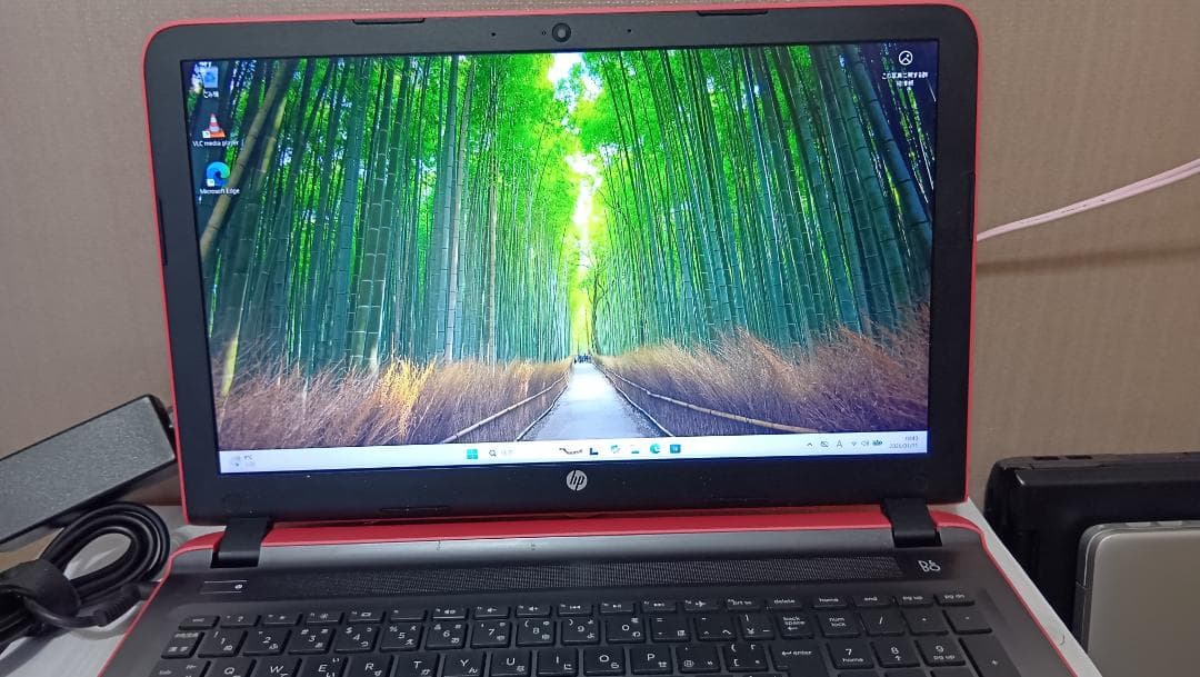 ピンクな hp Pavilion TPN-Q159 6世代i5 SSD ②