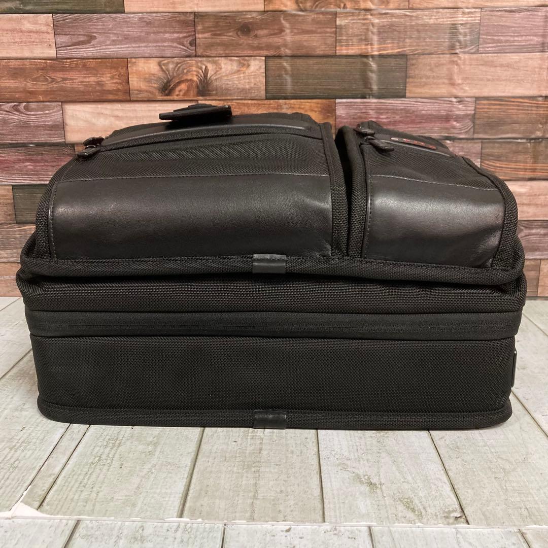 トゥミ　TUMI　ビジネスバッグ　2way　日本限定　黒　2層式　ブリーフケース