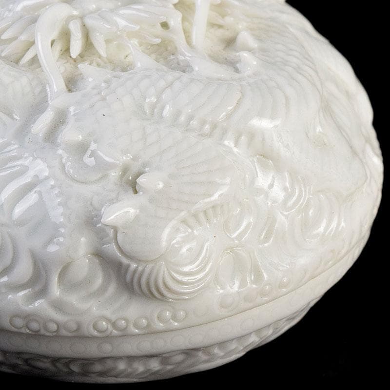 茶道具　平戸焼　十五代　中里茂右ェ門作　白磁雲龍彫　香合　共布共箱　V　8911