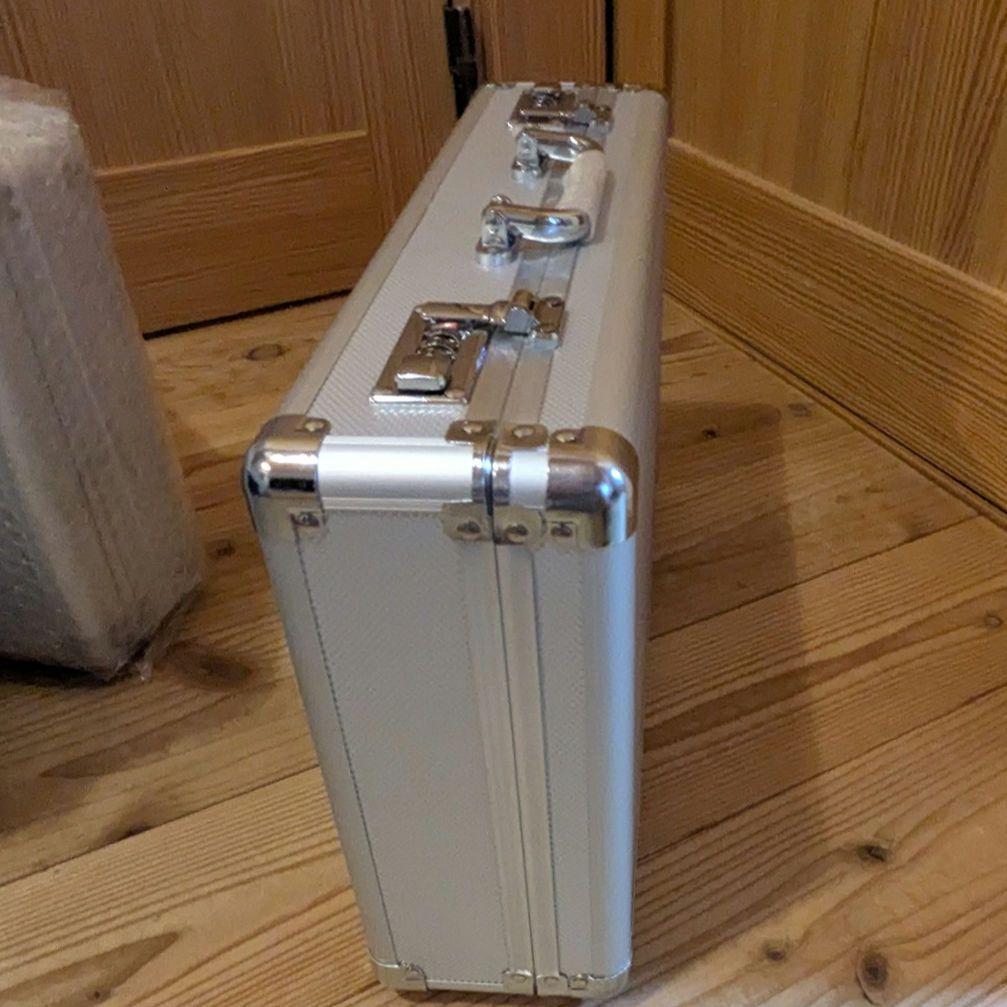 ☆スラブ アタッシュケース 50枚収納可能 PCGS NGC 保護 強化アルミ製