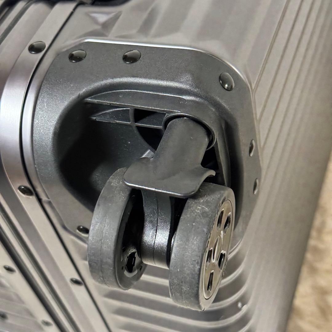 美品✨メルセデスベンツ　AMG スーツケース　4輪　アルミ　キャリーケース