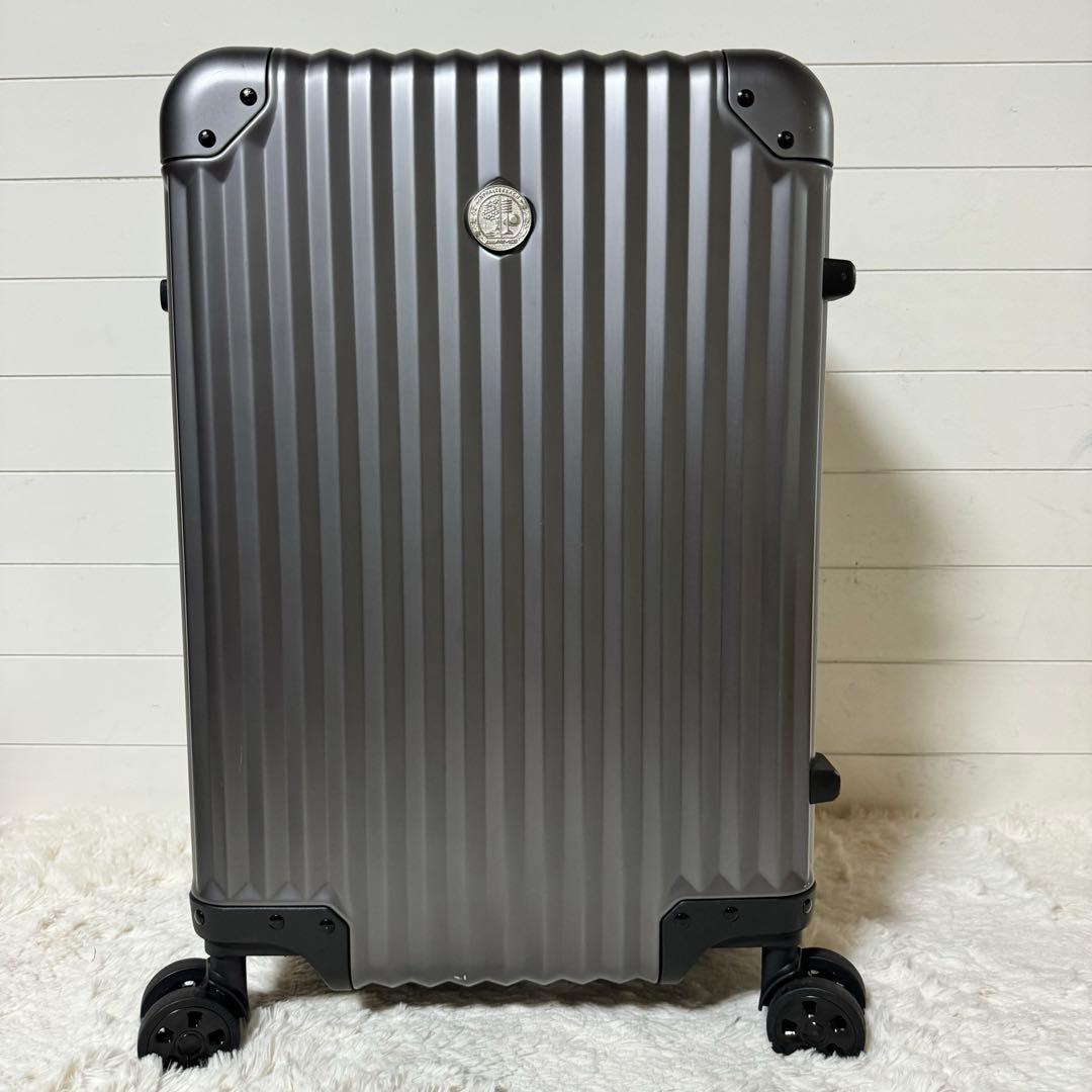 美品✨メルセデスベンツ　AMG スーツケース　4輪　アルミ　キャリーケース