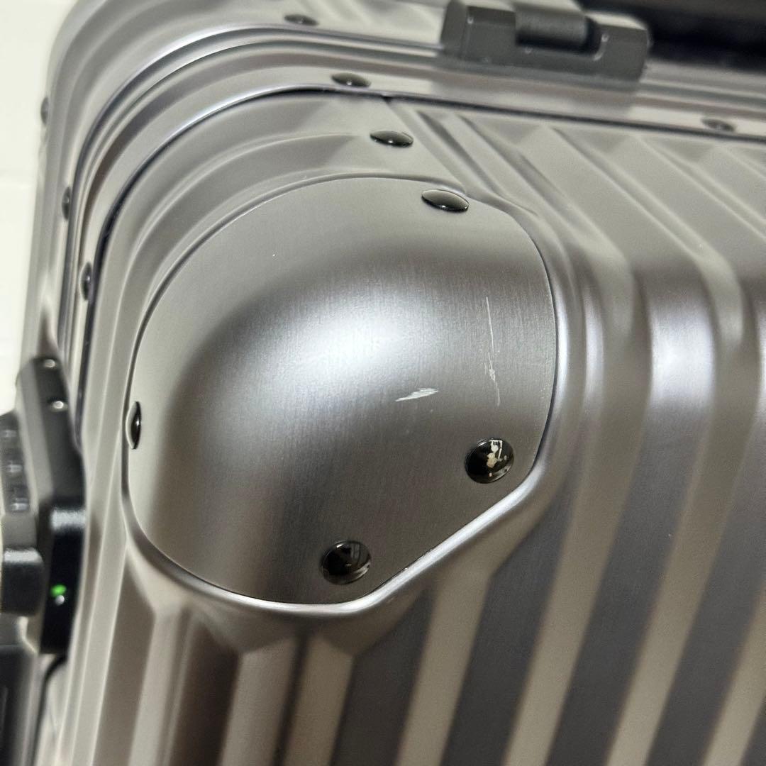 美品✨メルセデスベンツ　AMG スーツケース　4輪　アルミ　キャリーケース