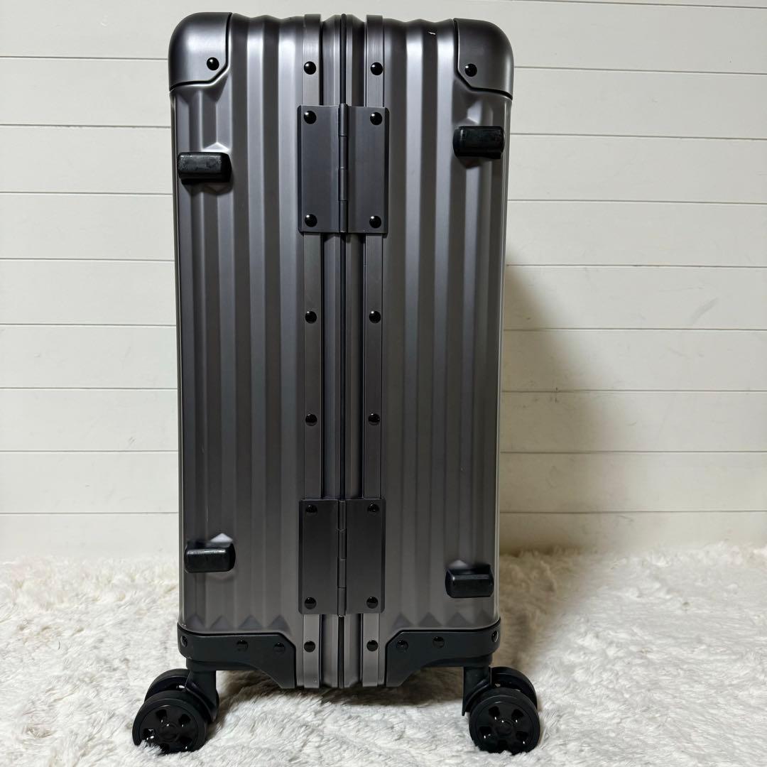 美品✨メルセデスベンツ　AMG スーツケース　4輪　アルミ　キャリーケース
