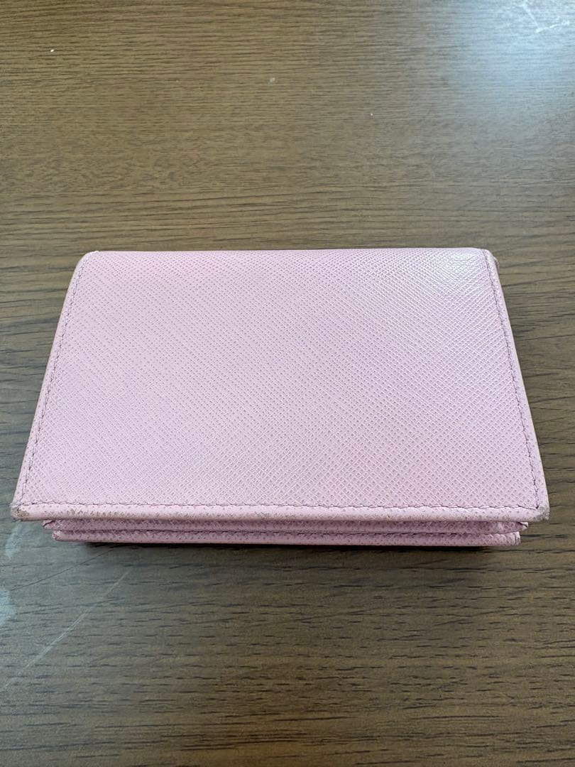 PRADA サフィアーノ　トライアングル　ミニ財布　ピンク