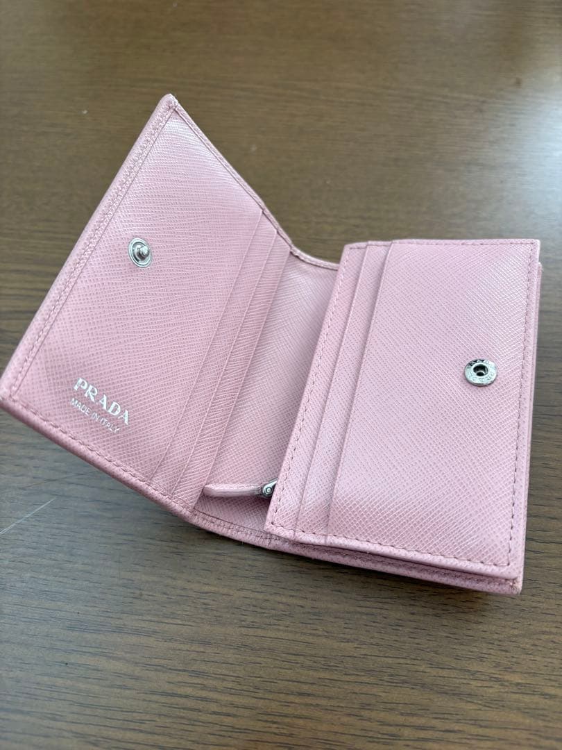 PRADA サフィアーノ　トライアングル　ミニ財布　ピンク