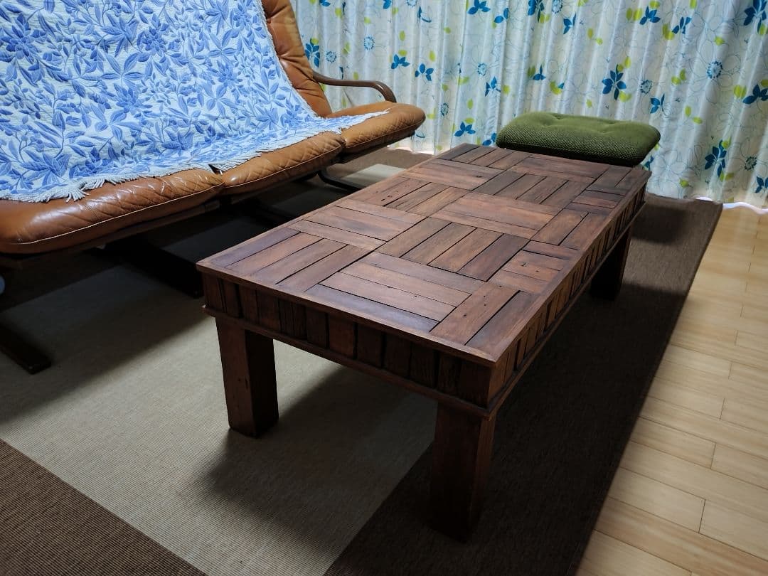 木製パッチワークテーブル