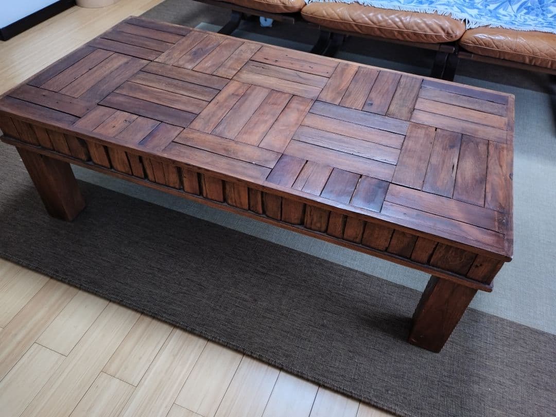 木製パッチワークテーブル