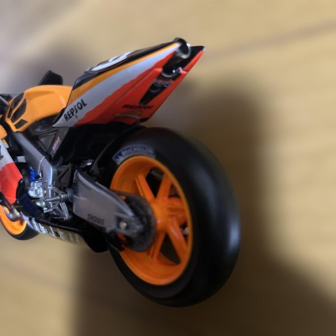 ミニチャンプス MINICHAMPS HONDA RC 211V