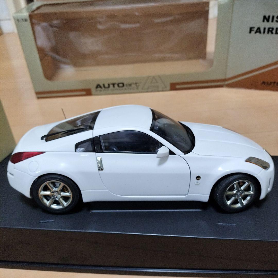 Nissan 350Z ホワイト 1/18スケール