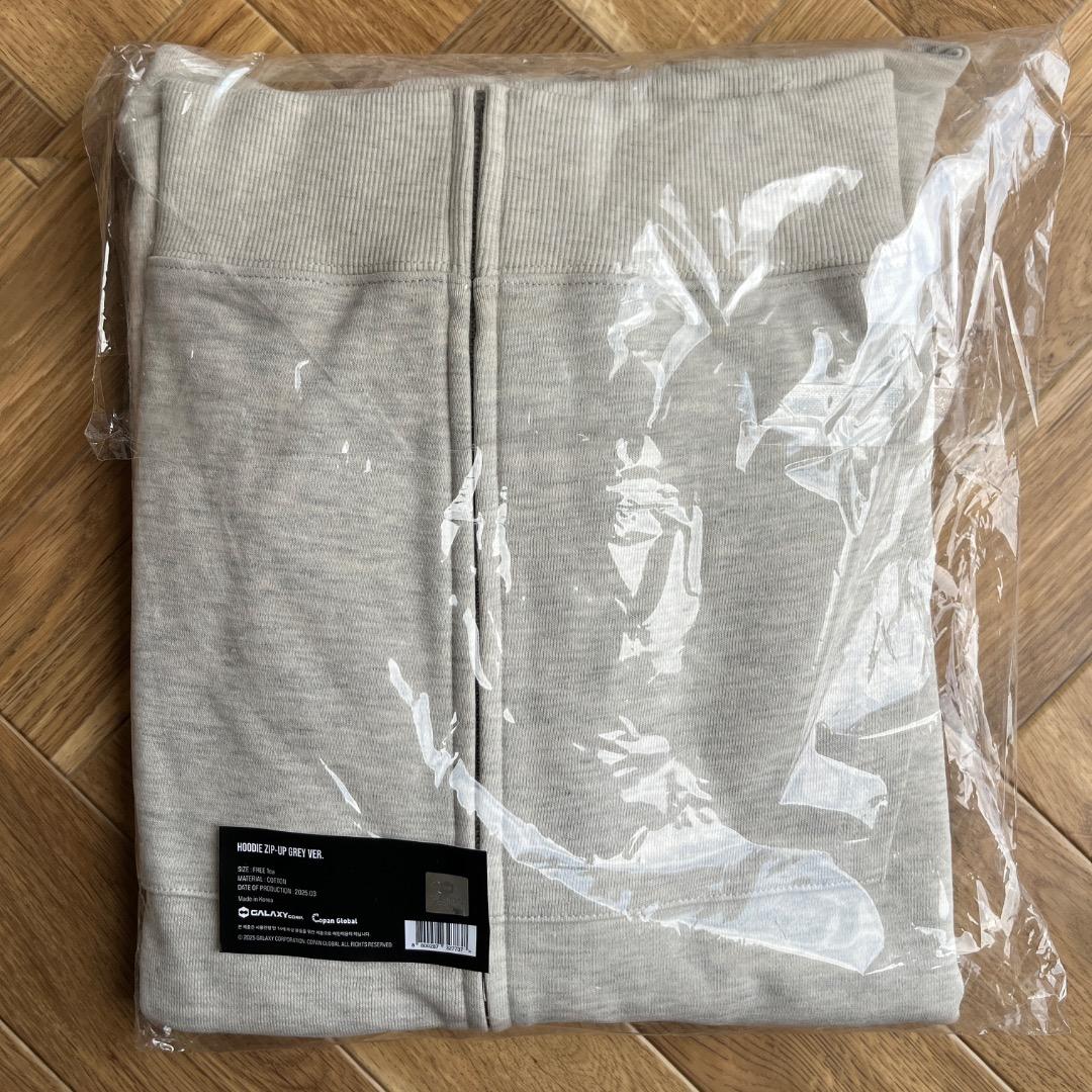 G-Dragon Übermensch 公式 グッズ / フーディ パーカー 白