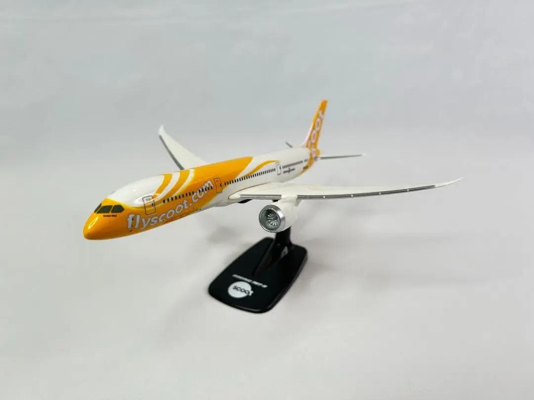 PPC Holland　FLY Scootスクート航空　B787-9　1/250