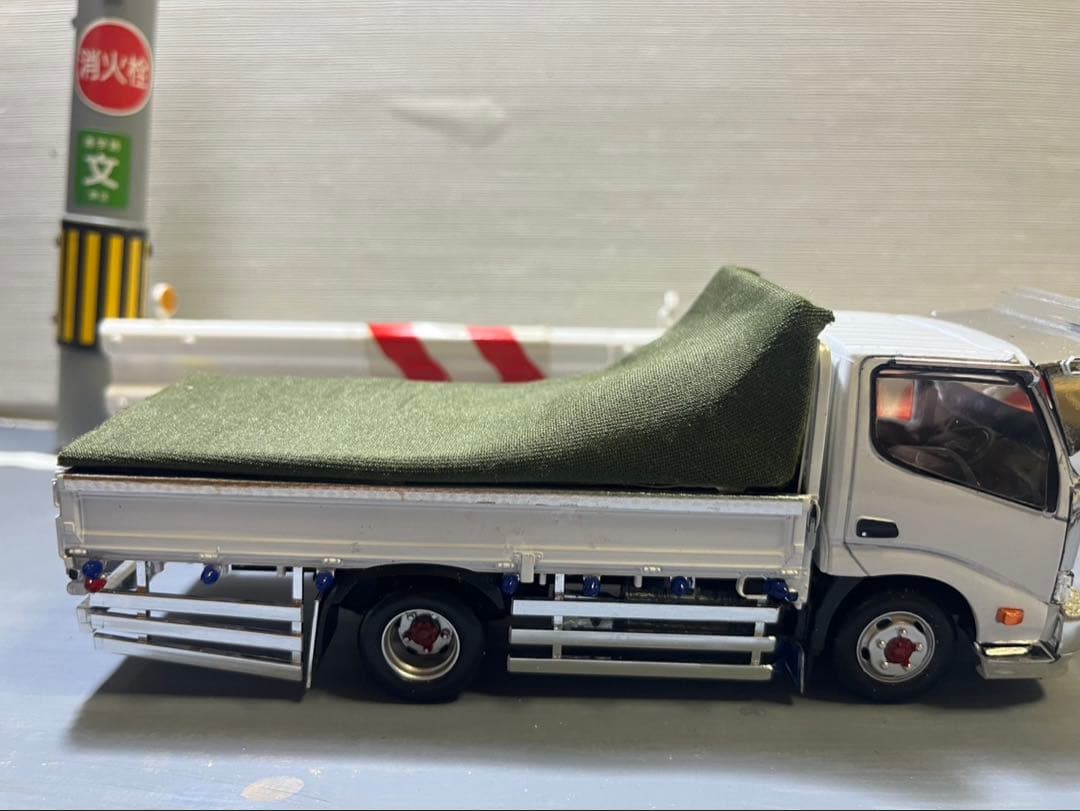 楽プラ　デュトロ　プラモデル　完成品