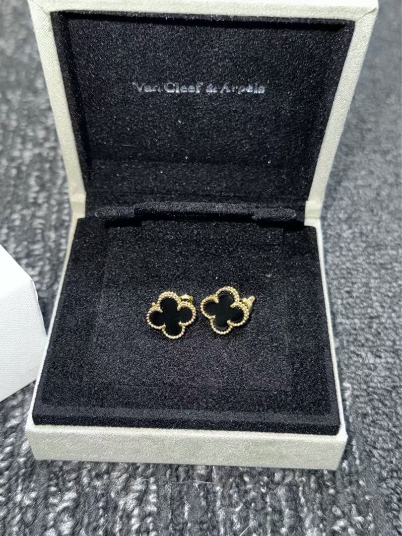 アルハンブラ風 ピアス ゴールドカラー