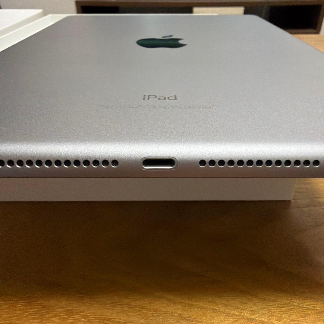 iPad 第6世代 128GB グレー