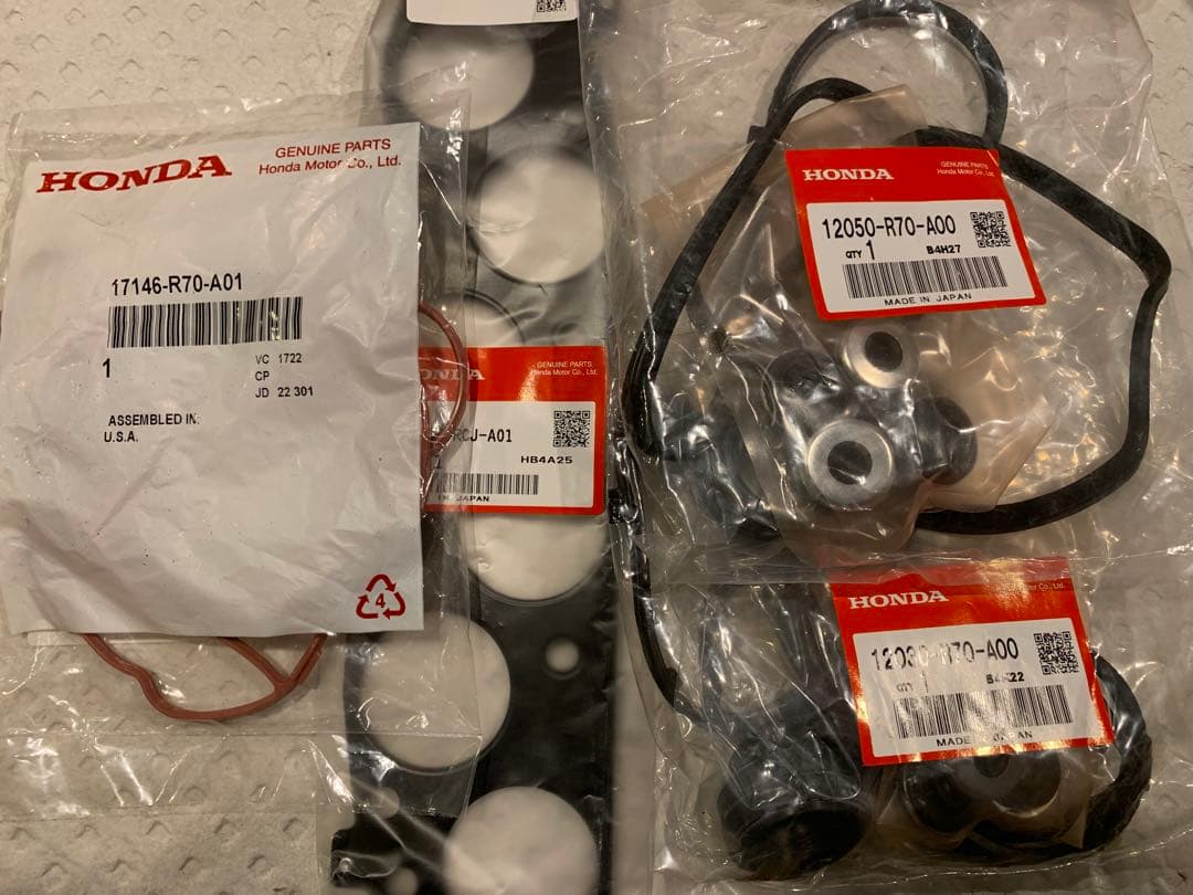 米国ホンダ オデッセイ　RL5 バルブカバー、インマニガスケットセット