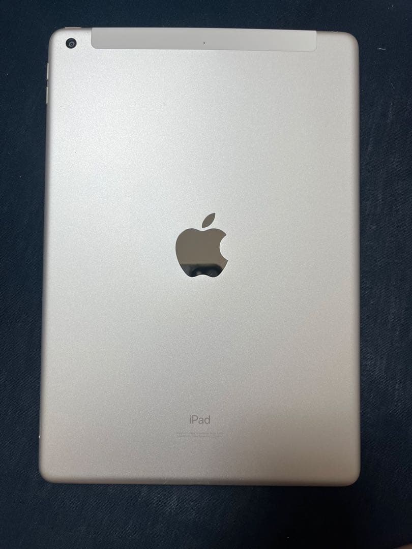 Apple iPad 第7世代 シルバー 128GB バッテリー最大容量89%