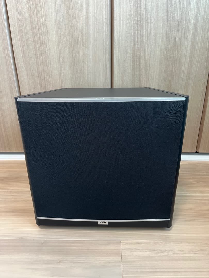 【こまっぷ】JBLのサブウーファー「Arena Sub 100P」