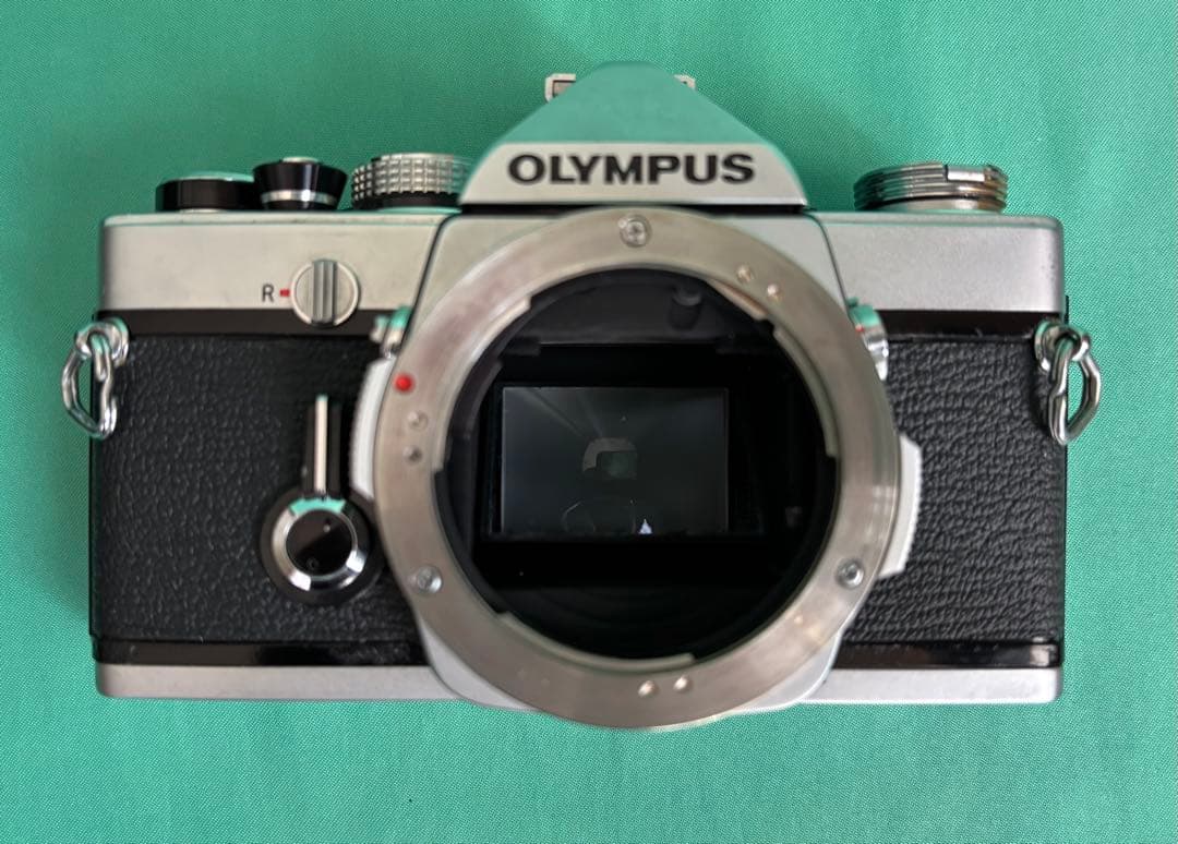 ★ OLYMPUS OM-1 (革ケース付) + ★ 標準50mm F1.4