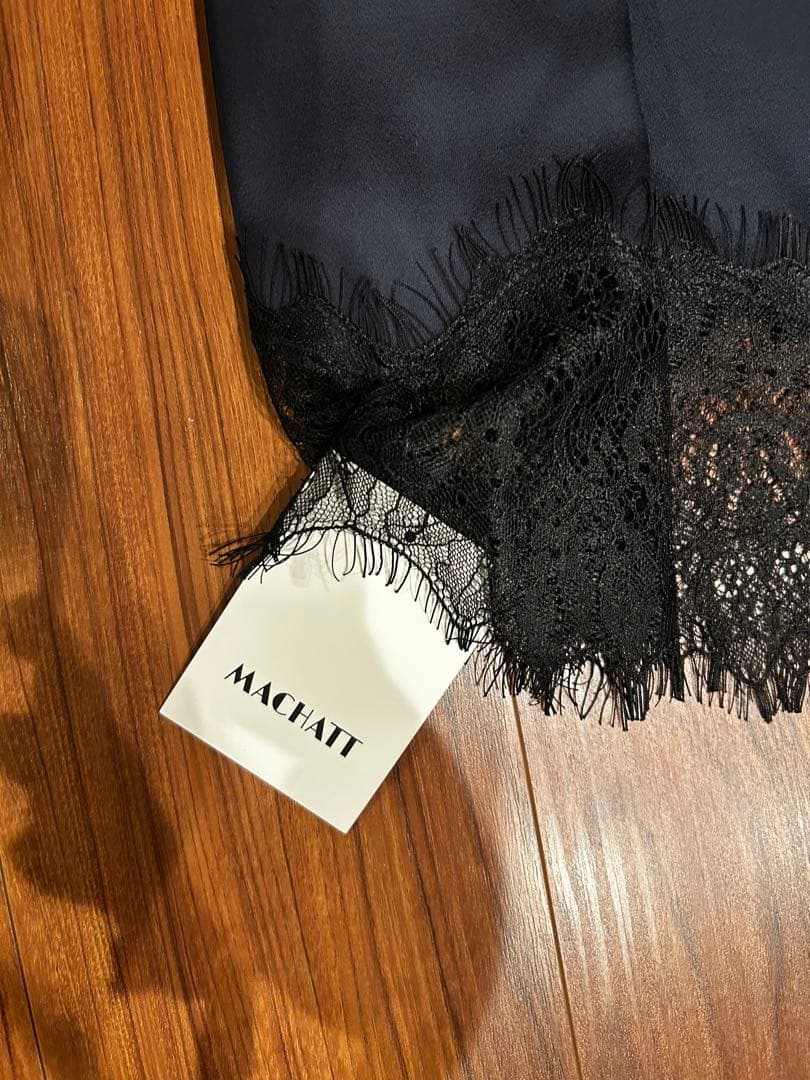 マチャット　ネイビー サテンフレアスカート レース付き