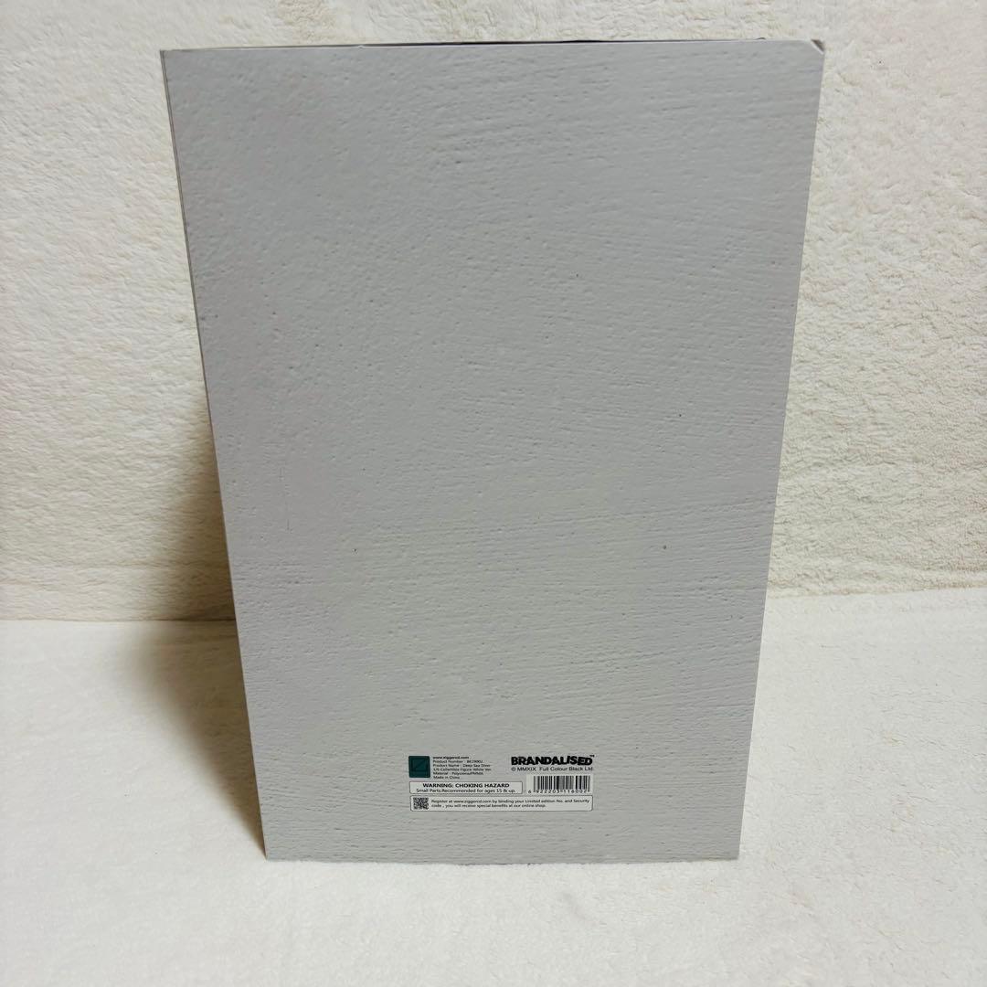 【未開封】 BANKSY DEEP SEA DIVER WHITE Ver.