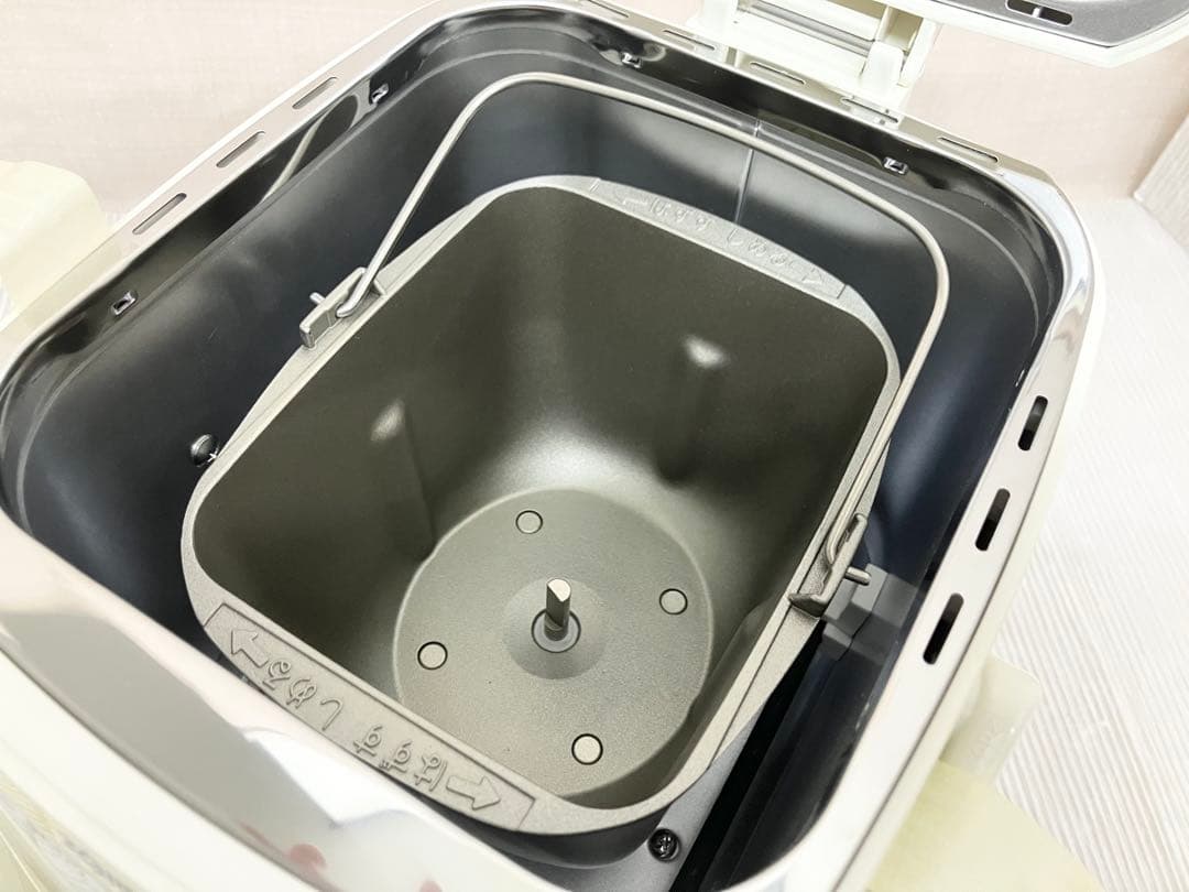 未使用品 象印 ホームベーカリー パンくらぶ BB-HC10-WB
