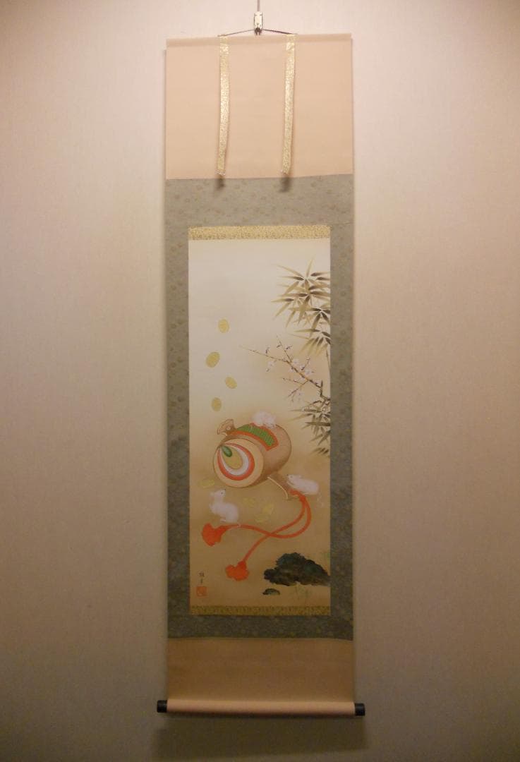 掛け軸 鵜飼雄平 来福小槌開運図 絹本 希少 軸装 茶道具 掛軸 美品 です。