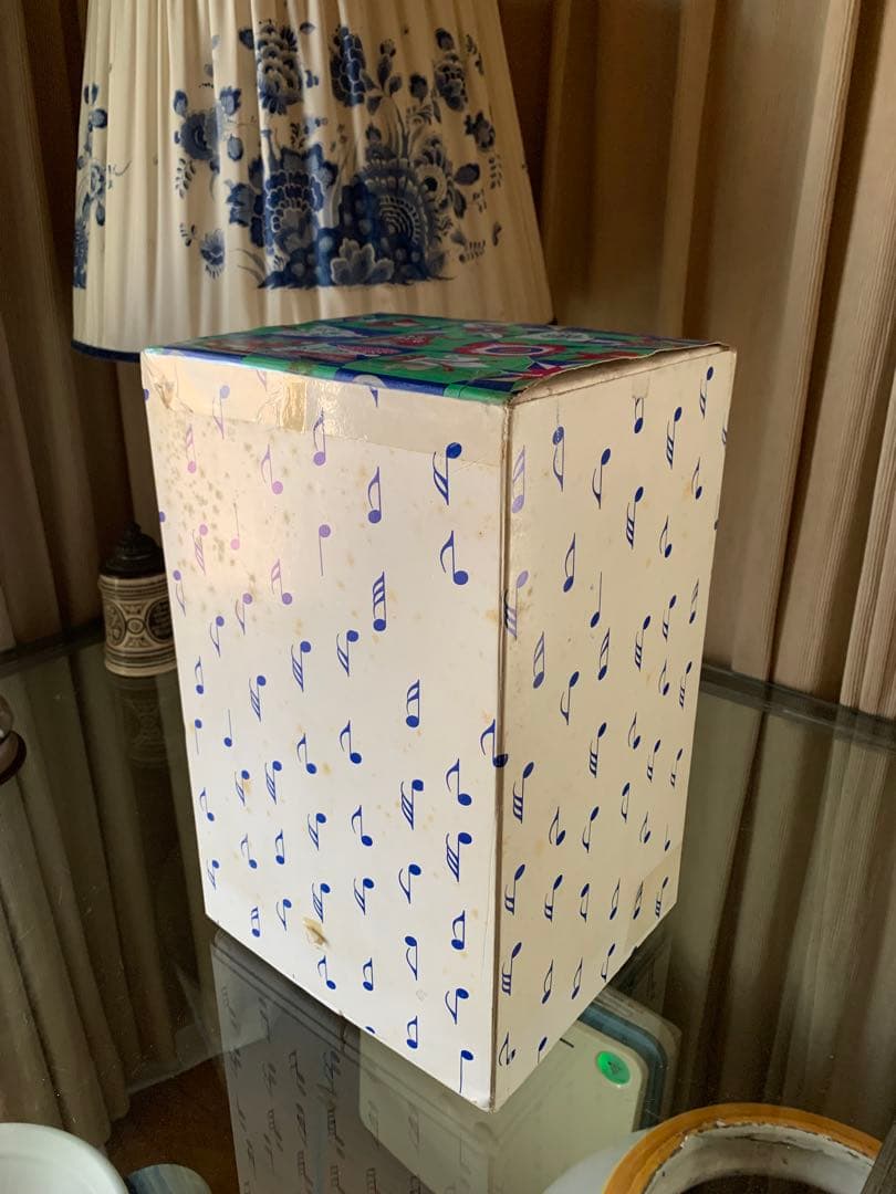 イタリアビンテージ　リュージュカポテモンテ陶器シュガーオルゴール