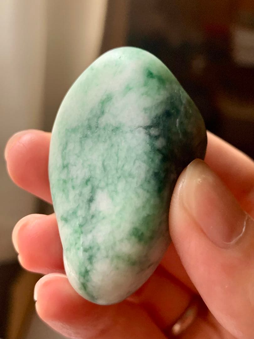 糸魚川ひすい極上の海石　圧砕ろうかん　原石　翡翠　鉱物標本　コン沢　水石　根付