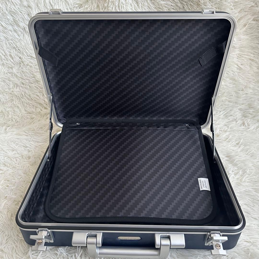 【最終価格美品】レジェンドウォーカーアタッシュケース6604-42ネイビー鍵付