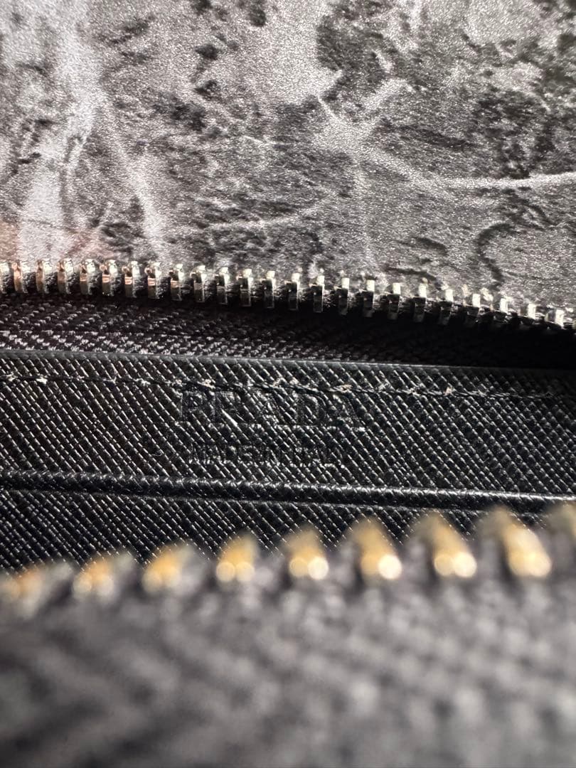 PRADA ケース ご依頼が来ましたのでお値下げ中‼️