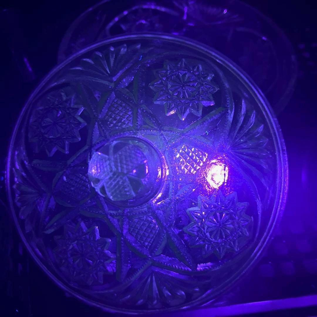 骨董　時代プレスガラス　ライムグリーン　切子調　菓子器　ボンボン入れ　　ウラン