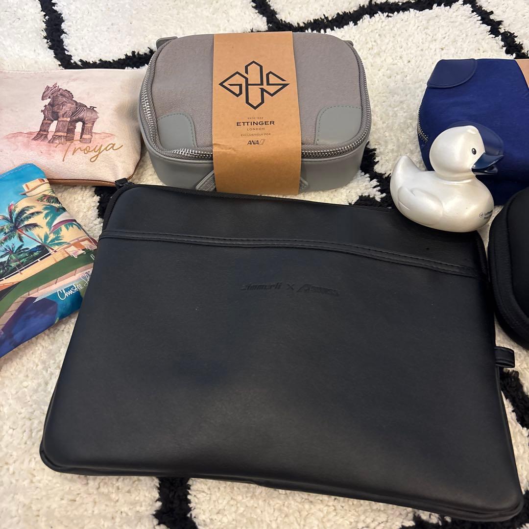 ファーストクラス、ビジネスクラス　アメニティポーチ６個➕ファーストクラスダック