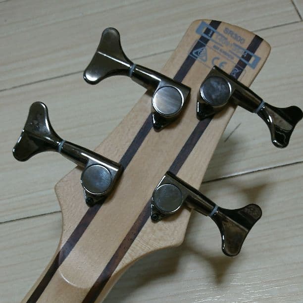 ギター Ibanez SR300