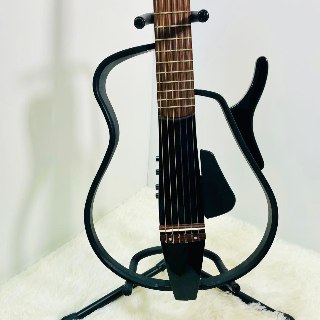 超美品　YAMAHA サイレントギター　SLG110N ブラック　ヤマハ