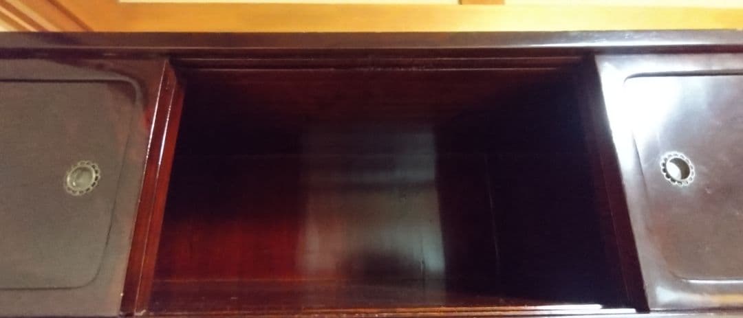 茶箪笥　漆塗り