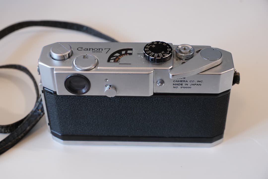 Canon 7 レンジファインダーカメラ（レンズ・純正カバー付き）
