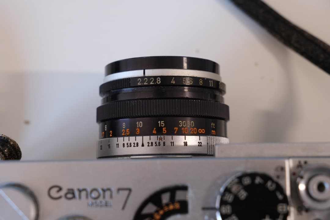 Canon 7 レンジファインダーカメラ（レンズ・純正カバー付き）