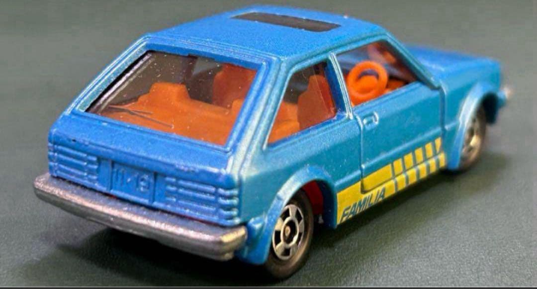 トミカ マツダファミリア1500XG バケーションセット