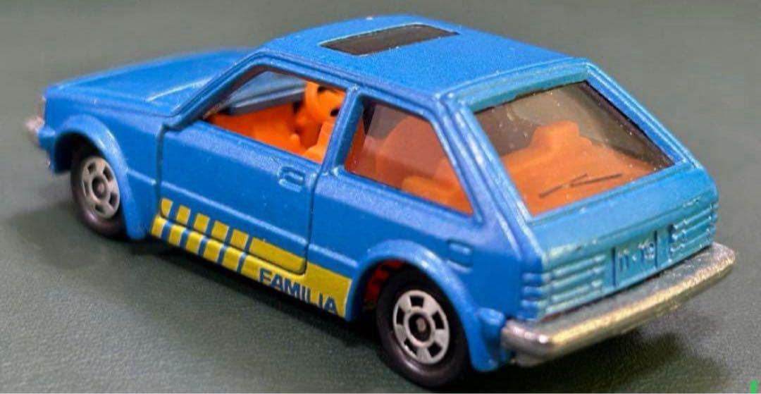 トミカ マツダファミリア1500XG バケーションセット