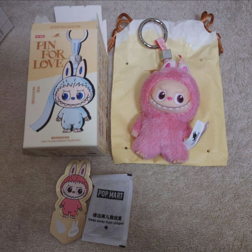 【♡】THE MONSTER PIN FOR LOVE　イニシャル　ラブブ